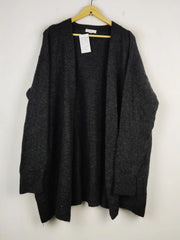 Buy online pre-used pre-loved 100% authentic & Original branded H&M (LS-16971) available in Pakistan. Top international brands avilable.