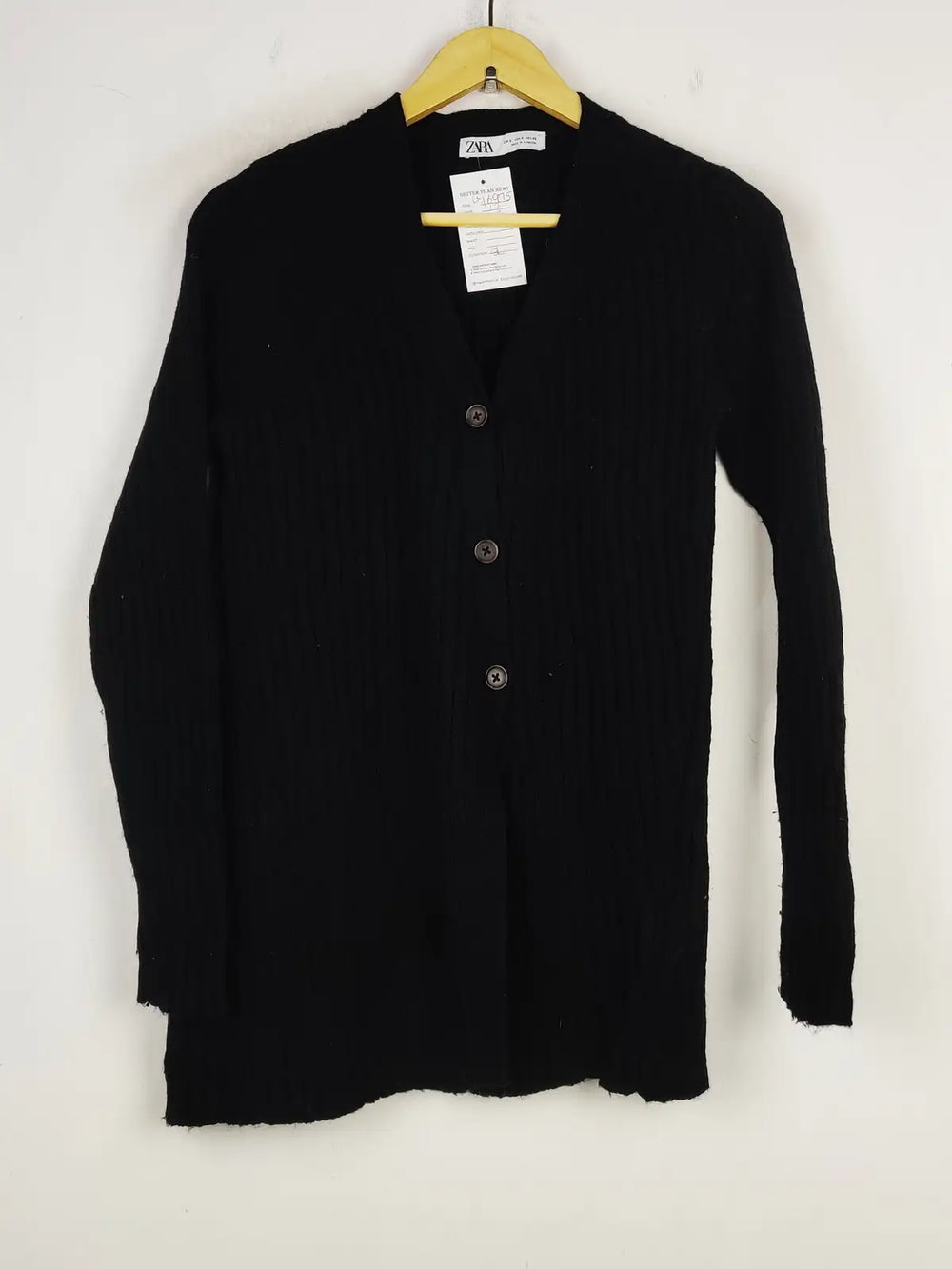 Buy online pre-used pre-loved 100% authentic & Original branded Zara (LS-16975) available in Pakistan. Top international brands avilable.