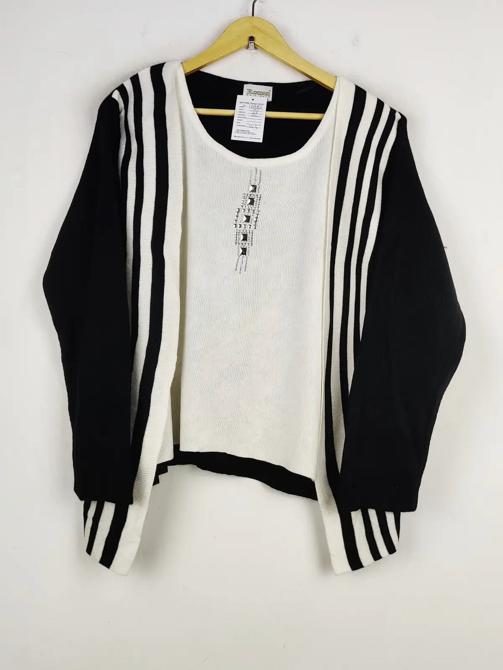 Buy online pre-used pre-loved 100% authentic & Original branded Roman (LS-16983) available in Pakistan. Top international brands avilable.