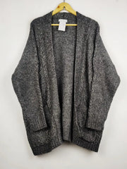 Buy online pre-used pre-loved 100% authentic & Original branded Primark (LS-17044) available in Pakistan. Top international brands avilable.
