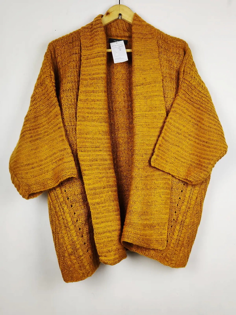 Buy online pre-used pre-loved 100% authentic & Original branded Primark (LS-17059) available in Pakistan. Top international brands avilable.