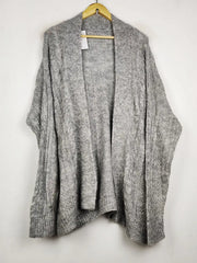 Buy online pre-used pre-loved 100% authentic & Original branded Primark (LS-17099) available in Pakistan. Top international brands avilable.