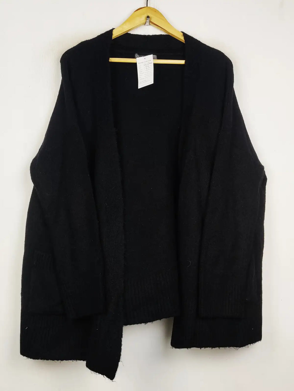 Buy online pre-used pre-loved 100% authentic & Original branded Primark (LS-17106) available in Pakistan. Top international brands avilable.