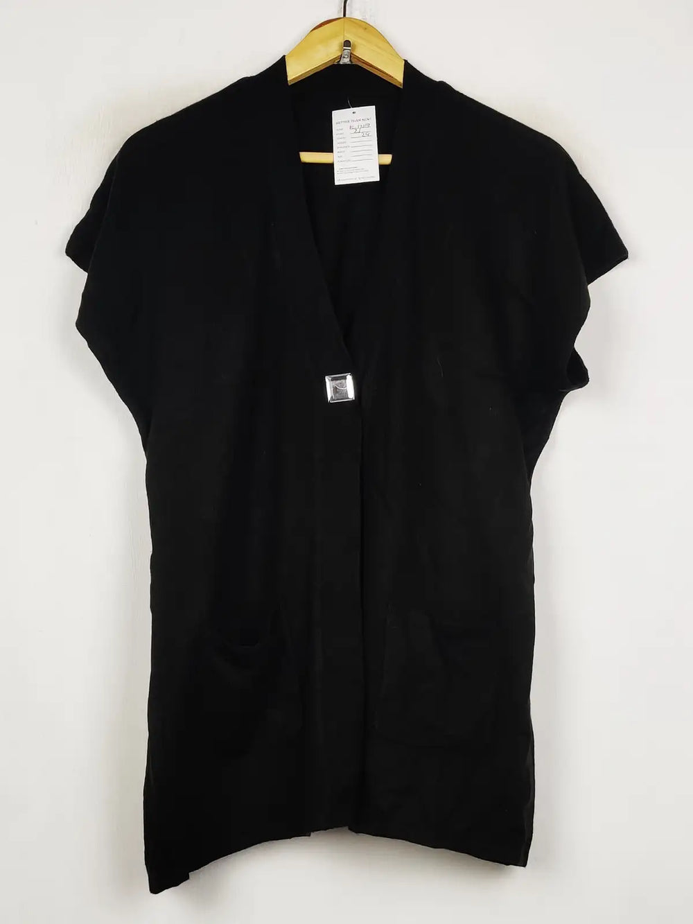 Buy online pre-used pre-loved 100% authentic & Original branded Unknown Brand (LS-17119) available in Pakistan. Top international brands avilable.