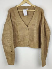 Buy online pre-used pre-loved 100% authentic & Original branded Stradivarius (LS-17188) available in Pakistan. Top international brands avilable.