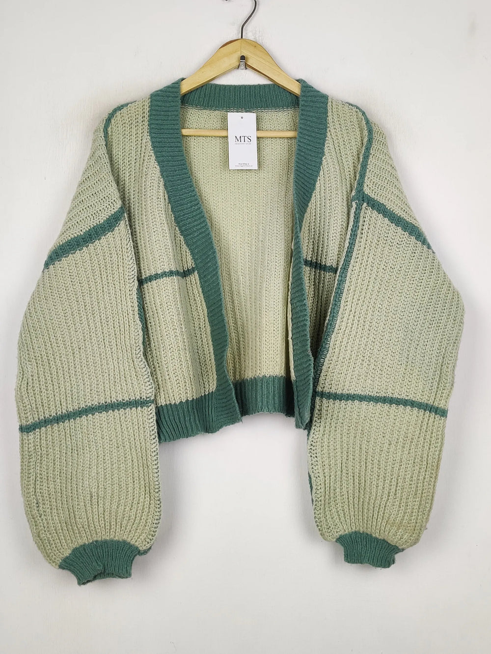 Buy online pre-used pre-loved 100% authentic & Original branded Skue (LS-17221) available in Pakistan. Top international brands avilable.