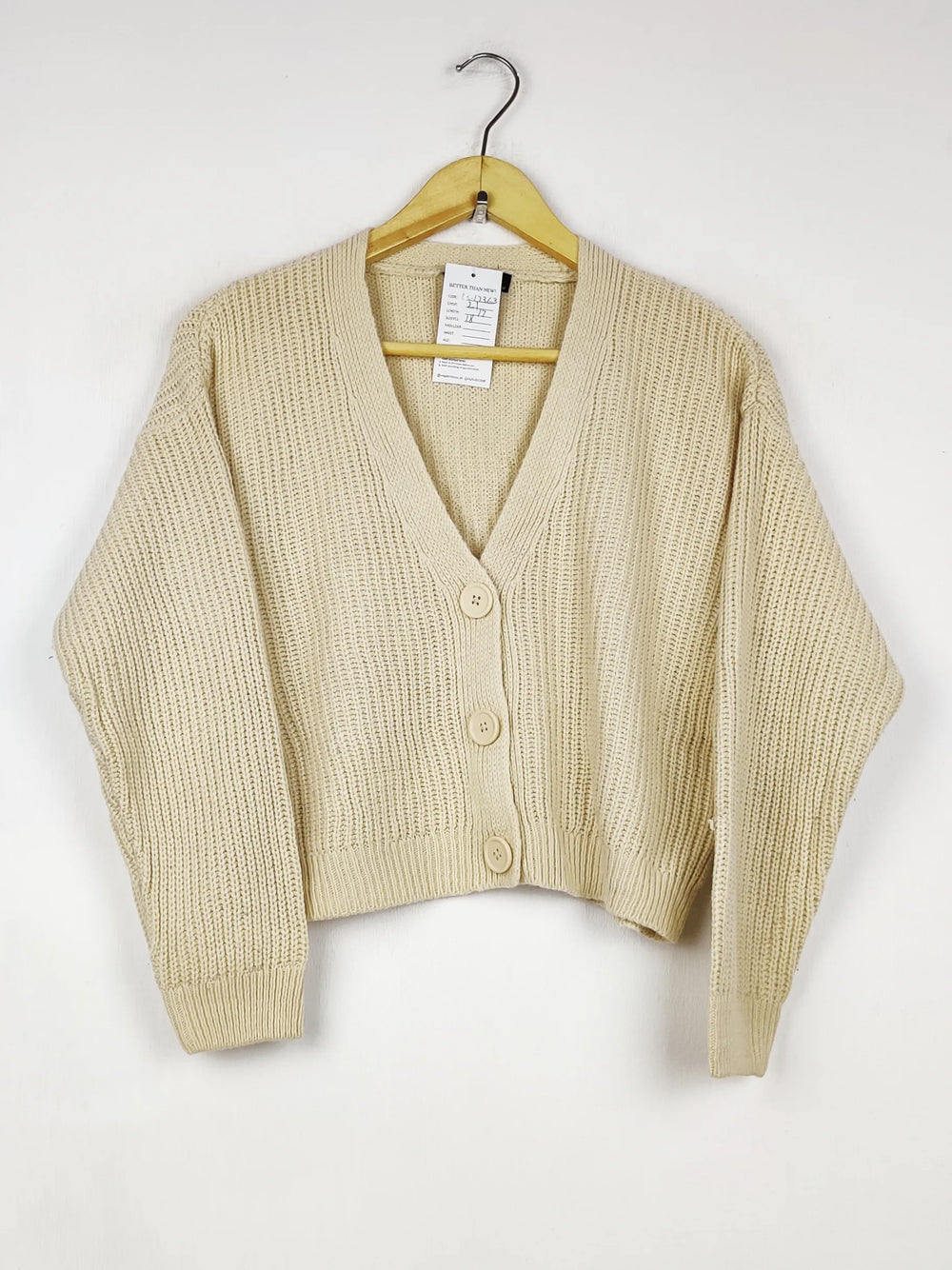 Buy online pre-used pre-loved 100% authentic & Original branded Lcw Casual (LS-17363) available in Pakistan. Top international brands avilable.