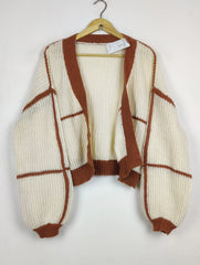 Buy online pre-used pre-loved 100% authentic & Original branded Unknown Brand (LS-17426) available in Pakistan. Top international brands avilable.