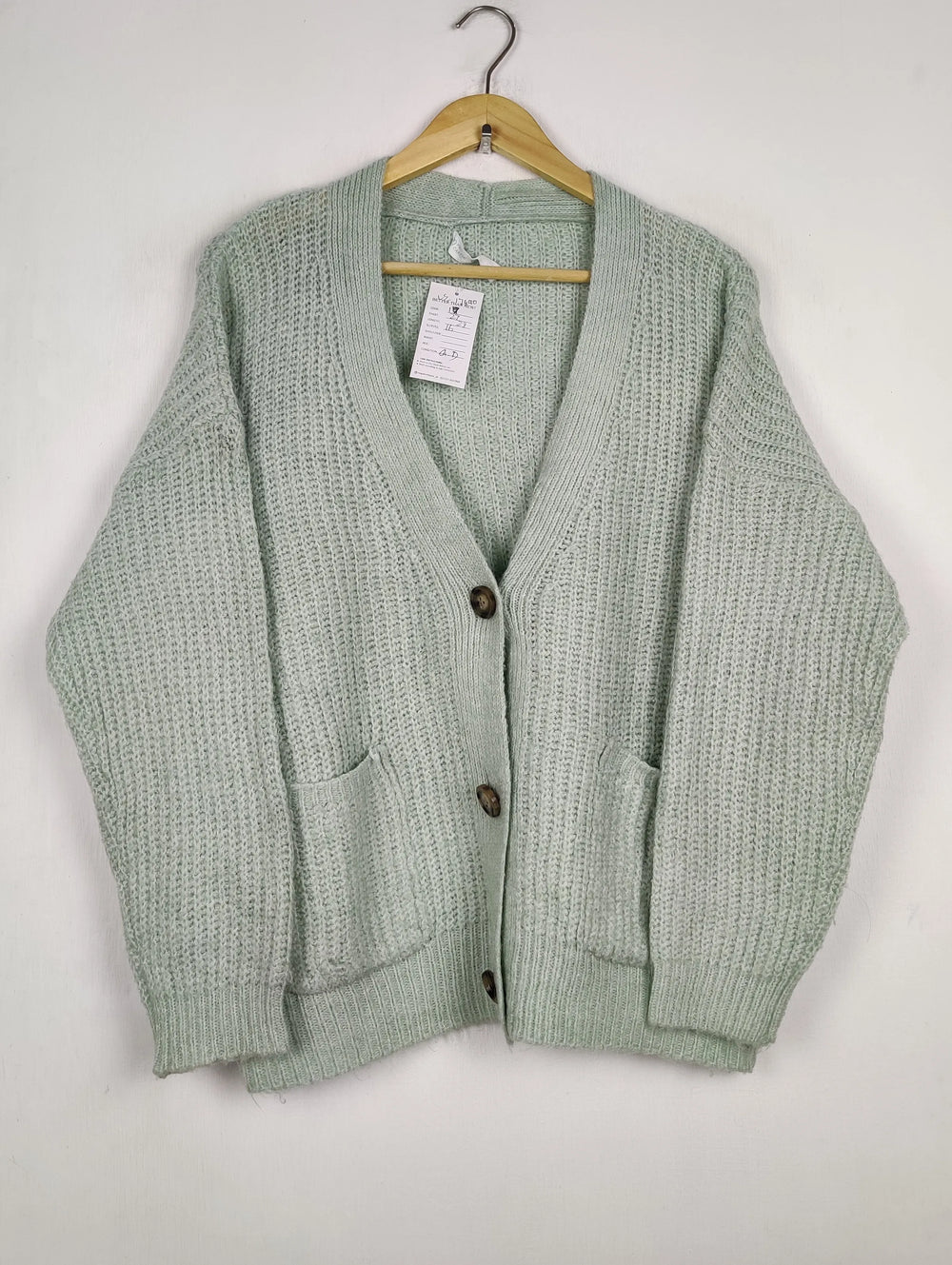 Buy online pre-used pre-loved 100% authentic & Original branded Primark (LS-17490) available in Pakistan. Top international brands avilable.