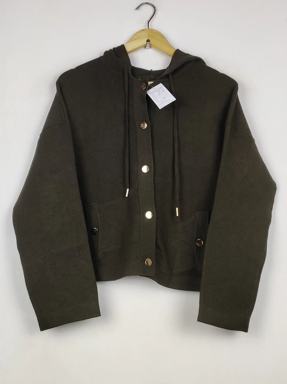 Buy online pre-used pre-loved 100% authentic & Original branded Primark (LS-17506) available in Pakistan. Top international brands avilable.