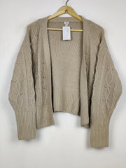 Buy online pre-used pre-loved 100% authentic & Original branded River Island (LS-17508) available in Pakistan. Top international brands avilable.