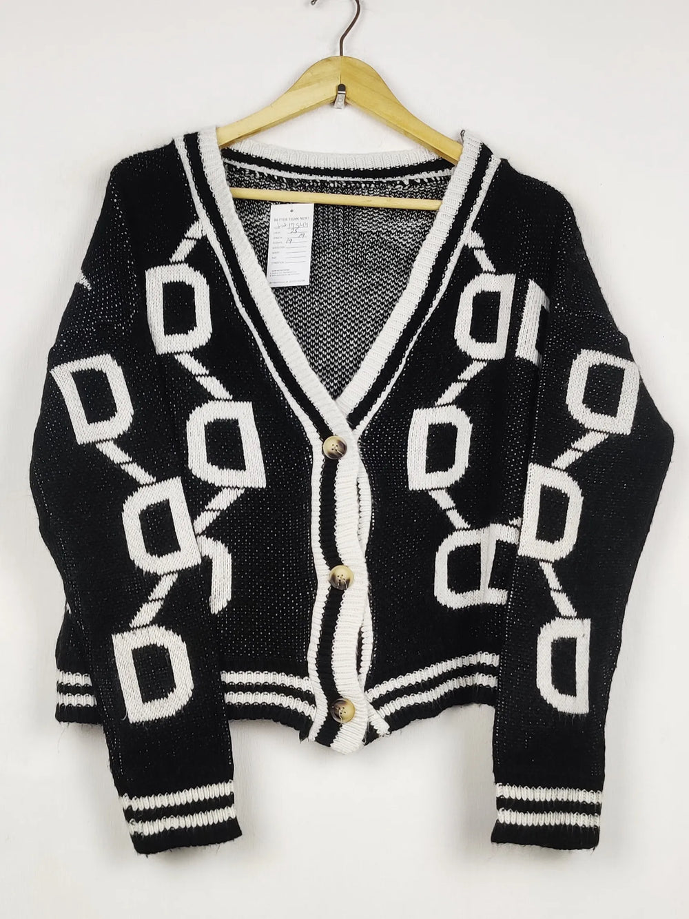 Buy online pre-used pre-loved 100% authentic & Original branded Unknown Brand (LS-17544) available in Pakistan. Top international brands avilable.