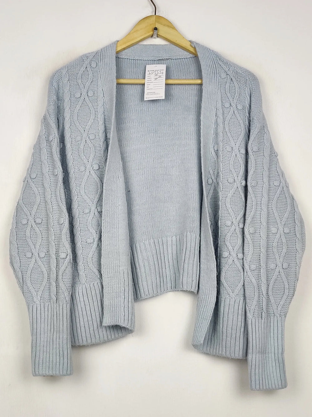 Buy online pre-used pre-loved 100% authentic & Original branded Unknown Brand (LS-17579) available in Pakistan. Top international brands avilable.