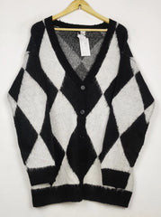 Buy online pre-used pre-loved 100% authentic & Original branded H&M (LS-17580) available in Pakistan. Top international brands avilable.