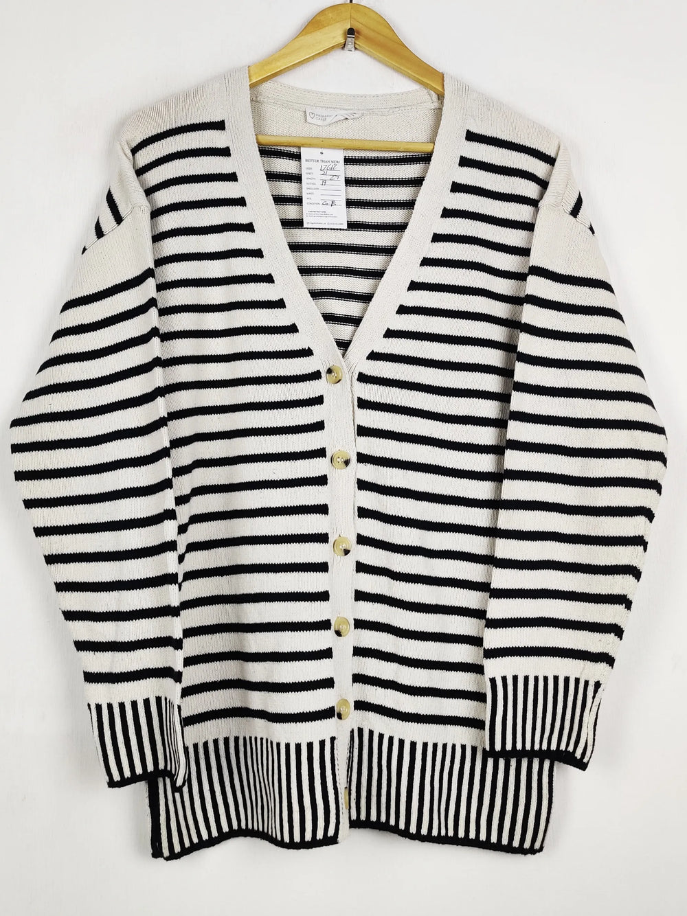 Buy online pre-used pre-loved 100% authentic & Original branded Primark (LS-17612) available in Pakistan. Top international brands avilable.