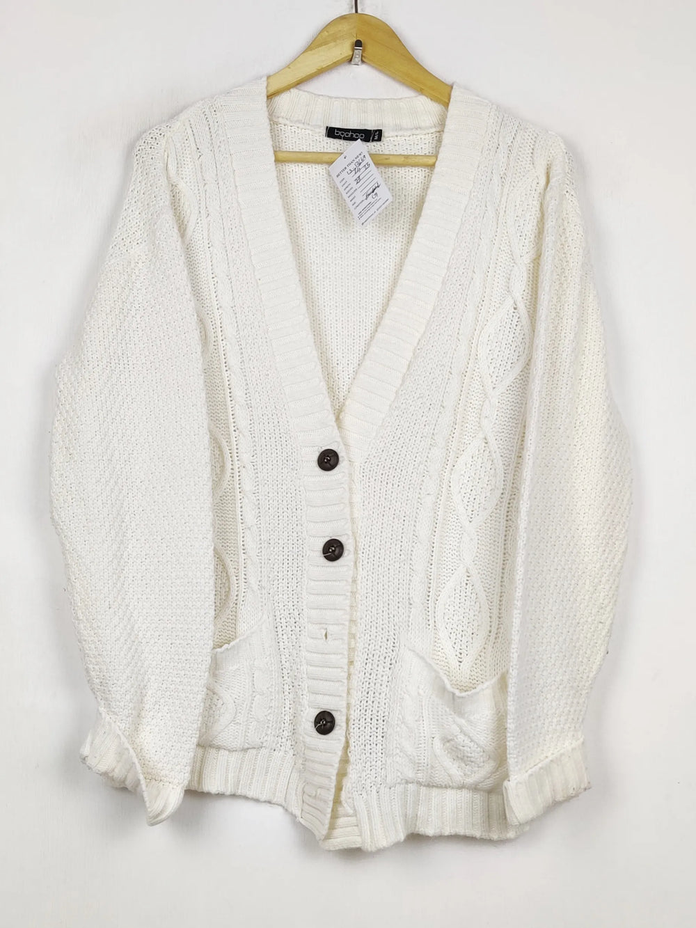 Buy online pre-used pre-loved 100% authentic & Original branded Boohoo (LS-17669) available in Pakistan. Top international brands avilable.