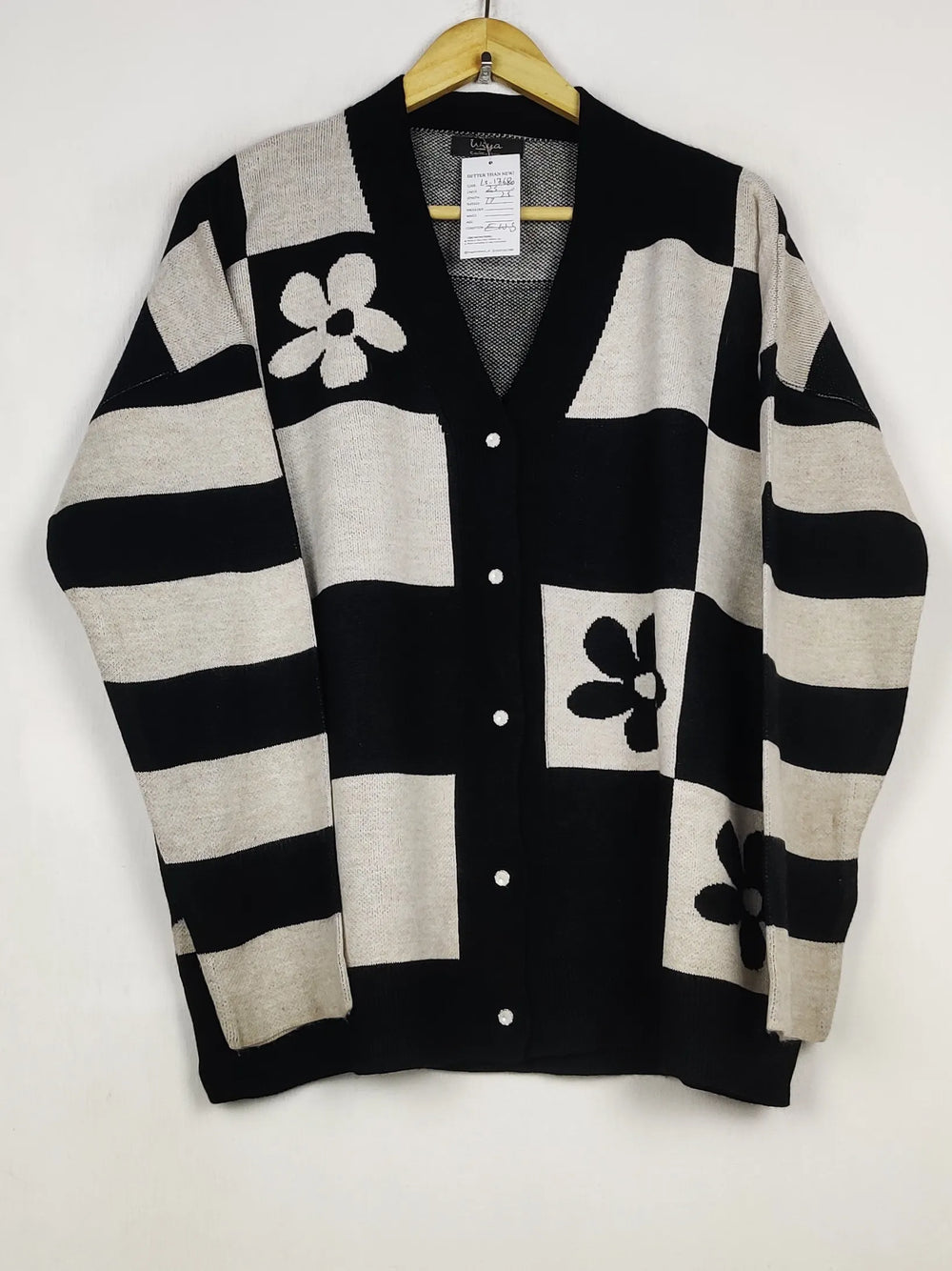 Buy online pre-used pre-loved 100% authentic & Original branded Wiya Collection (LS-17680) available in Pakistan. Top international brands avilable.