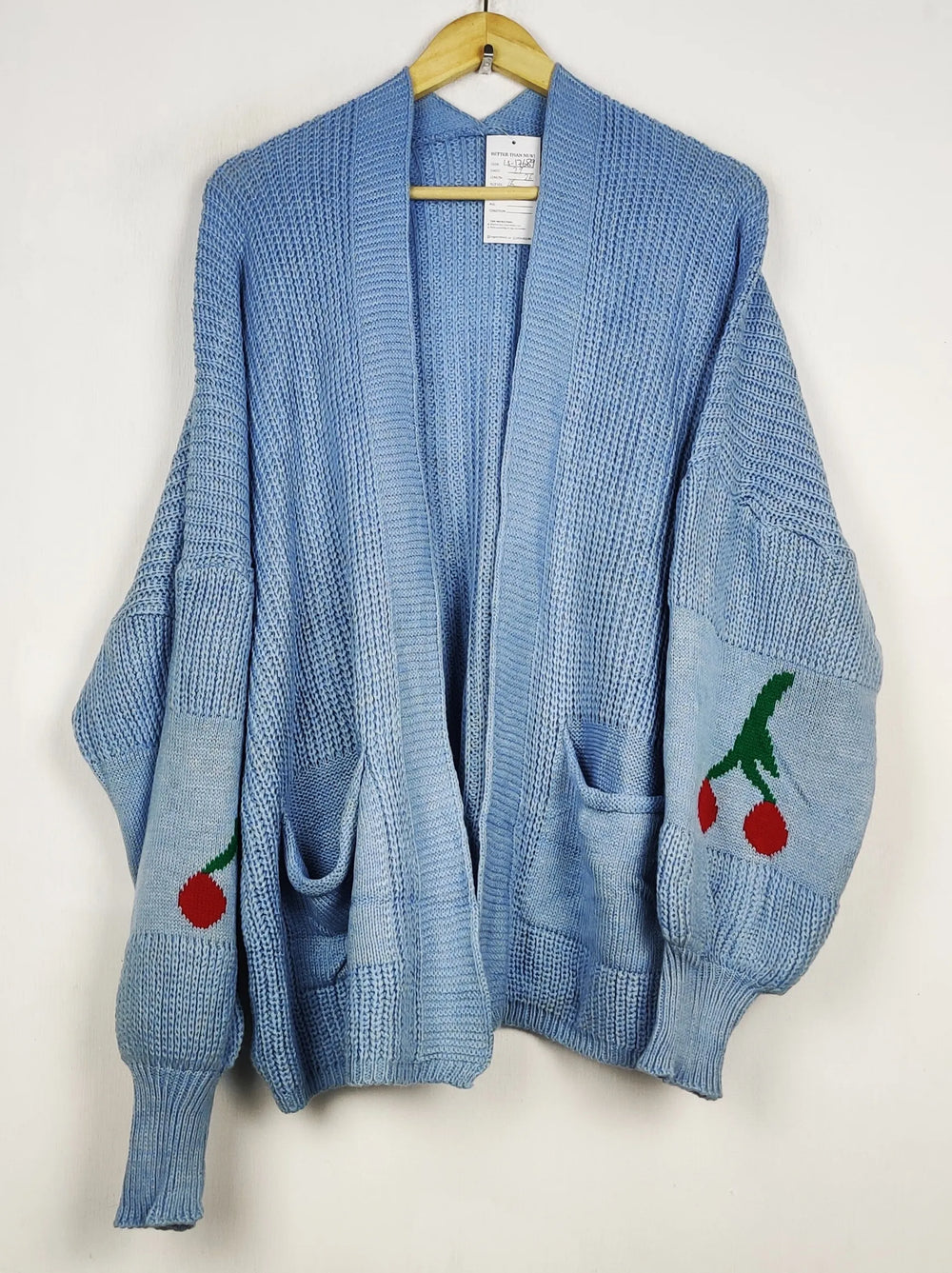 Buy online pre-used pre-loved 100% authentic & Original branded Unknown Brand (LS-17689) available in Pakistan. Top international brands avilable.