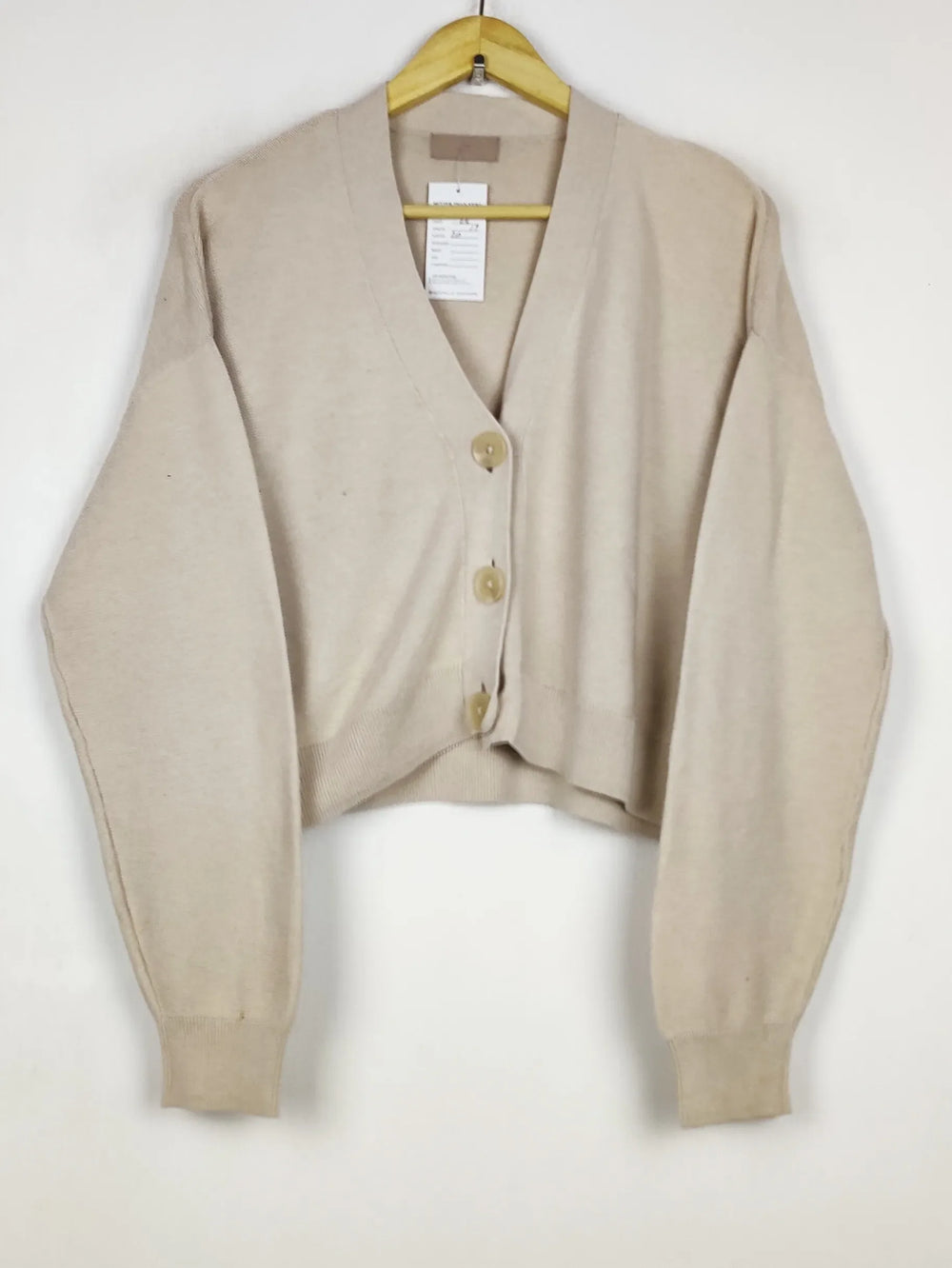 Buy online pre-used pre-loved 100% authentic & Original branded H&M (LS-17692) available in Pakistan. Top international brands avilable.