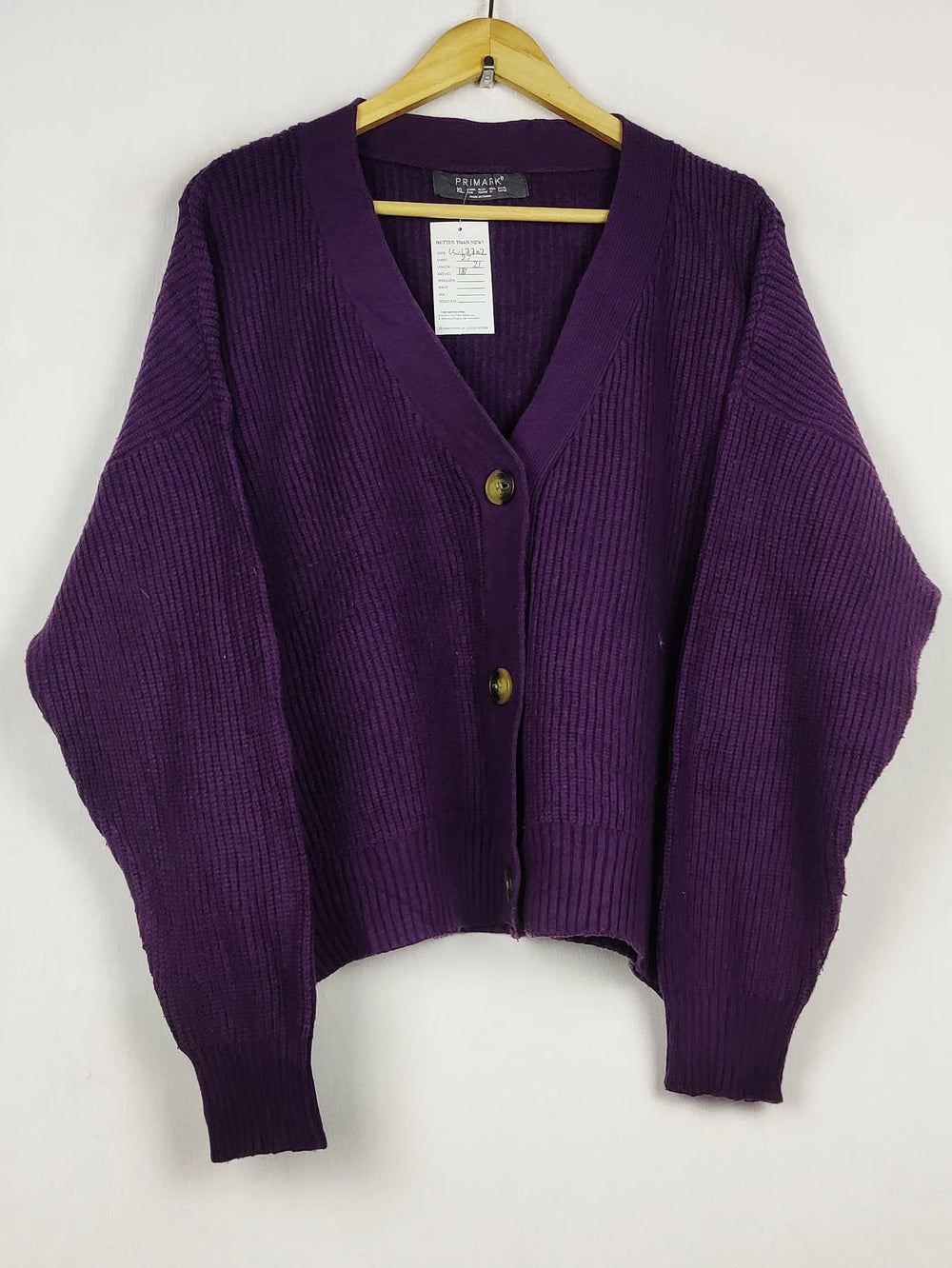 Buy online pre-used pre-loved 100% authentic & Original branded Primark (LS-17702) available in Pakistan. Top international brands avilable.
