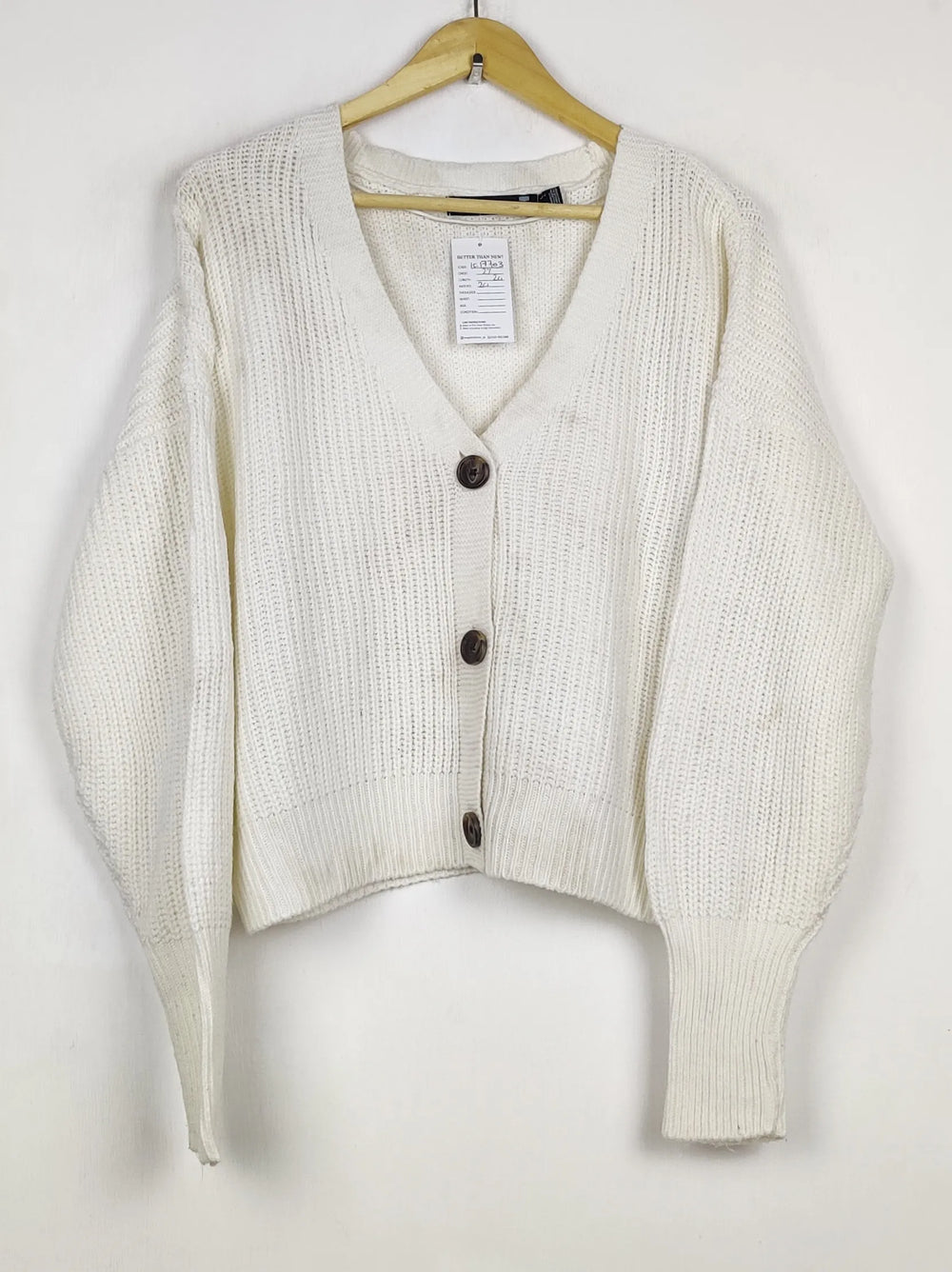 Buy online pre-used pre-loved 100% authentic & Original branded Vero Moda (LS-17703) available in Pakistan. Top international brands avilable.