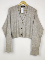 Buy online pre-used pre-loved 100% authentic & Original branded Bershka (LS-17708) available in Pakistan. Top international brands avilable.