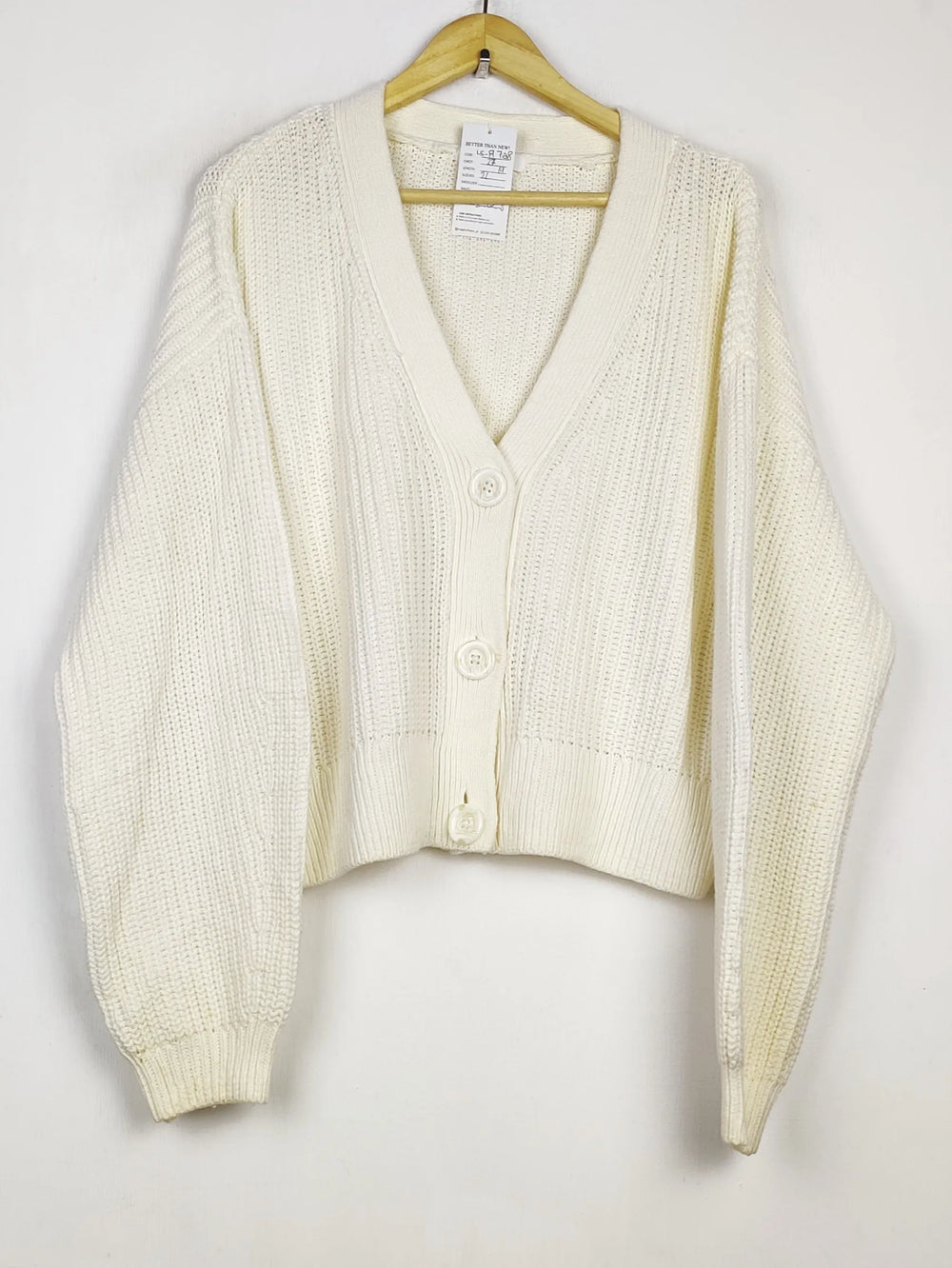 Buy online pre-used pre-loved 100% authentic & Original branded H&M (LS-17728) available in Pakistan. Top international brands avilable.