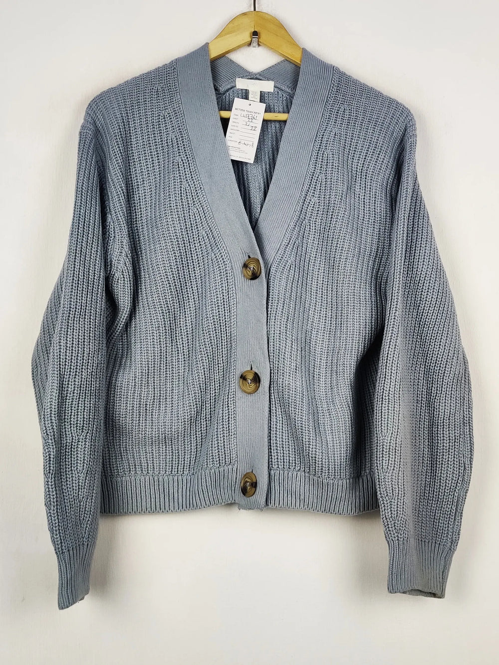 Buy online pre-used pre-loved 100% authentic & Original branded H&M (LS-17761) available in Pakistan. Top international brands avilable.
