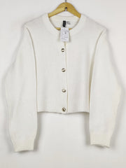 Buy online pre-used pre-loved 100% authentic & Original branded H&M (LS-17762) available in Pakistan. Top international brands avilable.