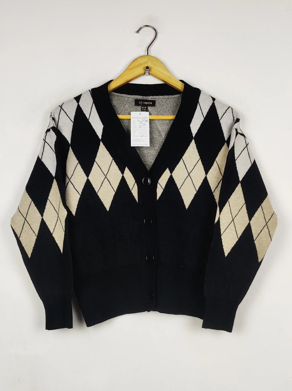 Buy online pre-used pre-loved 100% authentic & Original branded Qed London (LS-17789) available in Pakistan. Top international brands avilable.