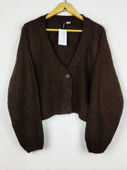 Buy online pre-used pre-loved 100% authentic & Original branded H&M (LS-17797) available in Pakistan. Top international brands avilable.