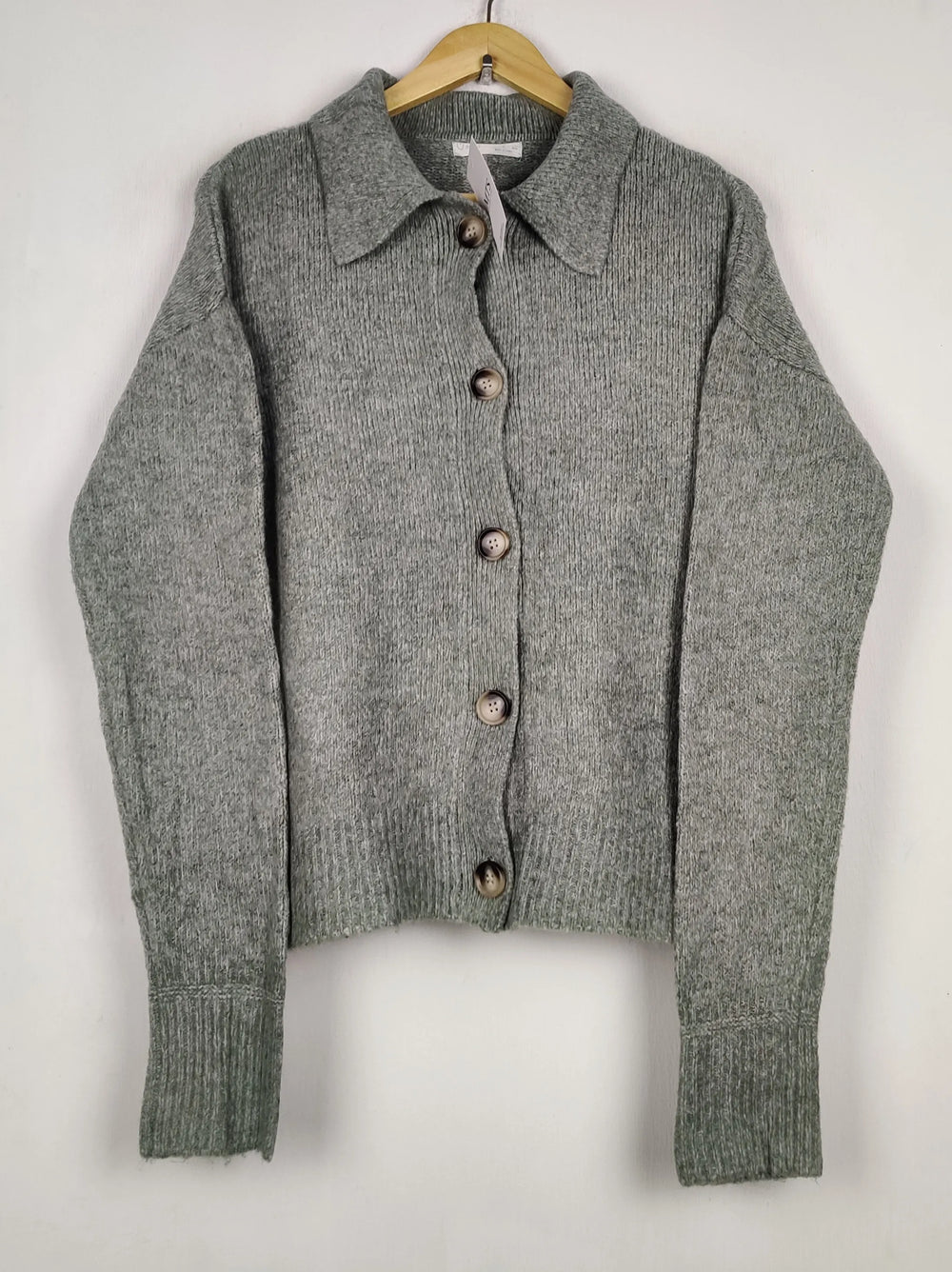 Buy online pre-used pre-loved 100% authentic & Original branded Primark (LS-17806) available in Pakistan. Top international brands avilable.