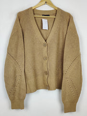 Buy online pre-used pre-loved 100% authentic & Original branded Mark & Spencer (LS-17817) available in Pakistan. Top international brands avilable.