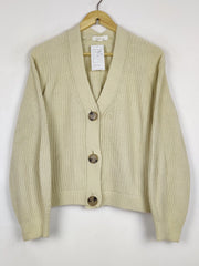 Buy online pre-used pre-loved 100% authentic & Original branded H&M (LS-17911) available in Pakistan. Top international brands avilable.