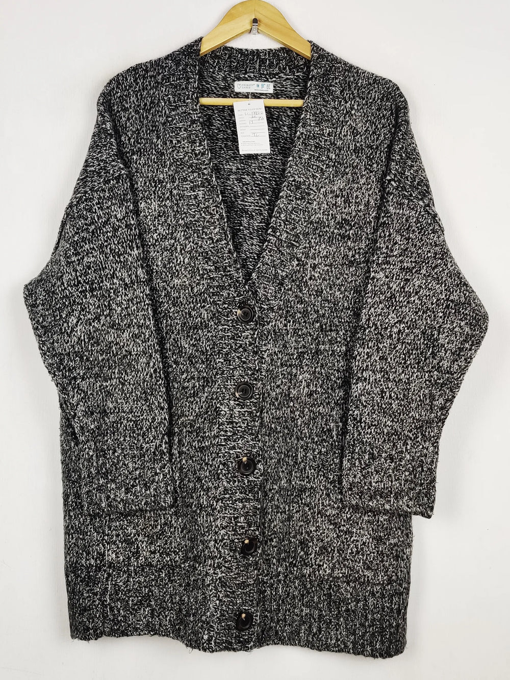 Buy online pre-used pre-loved 100% authentic & Original branded Primark (LS-17922) available in Pakistan. Top international brands avilable.