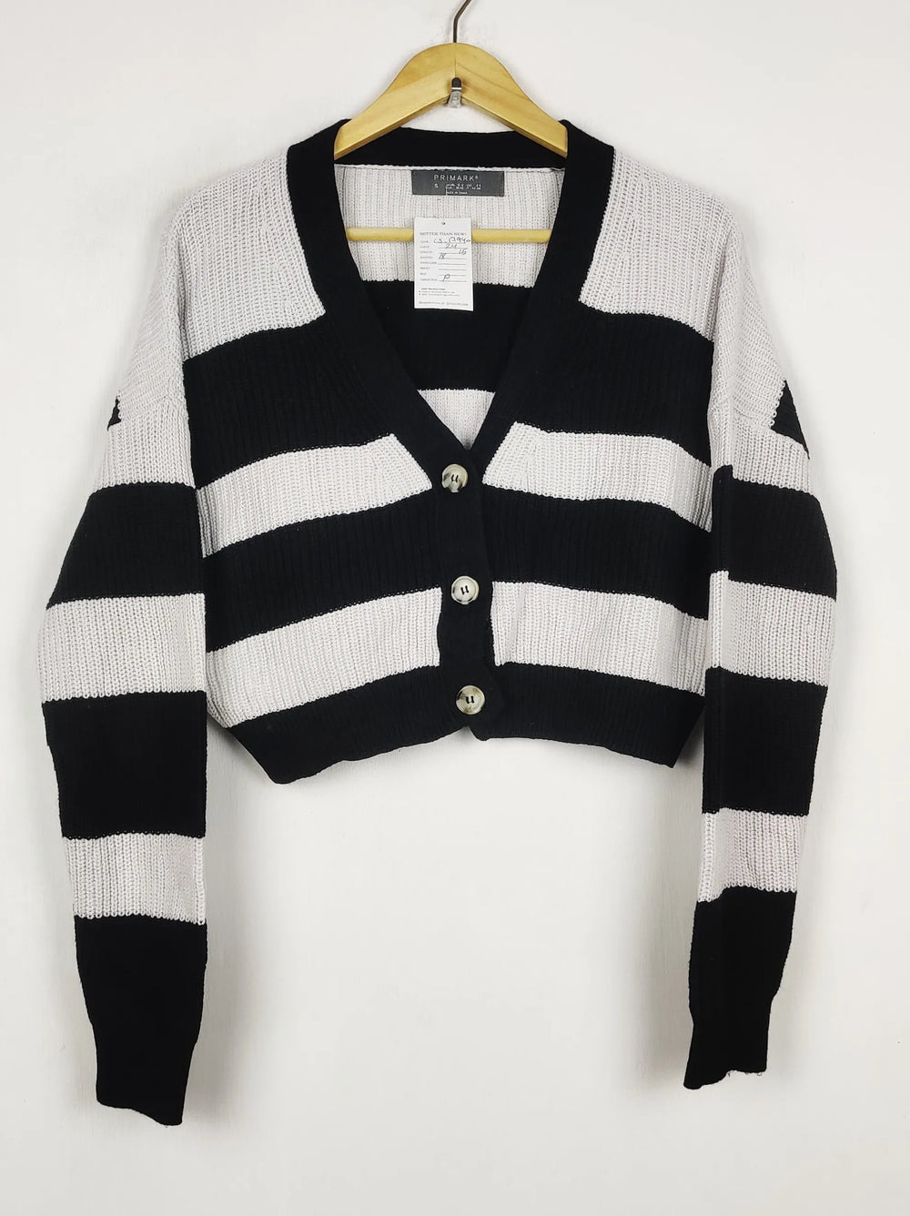 Buy online pre-used pre-loved 100% authentic & Original branded Primark (LS-17940) available in Pakistan. Top international brands avilable.