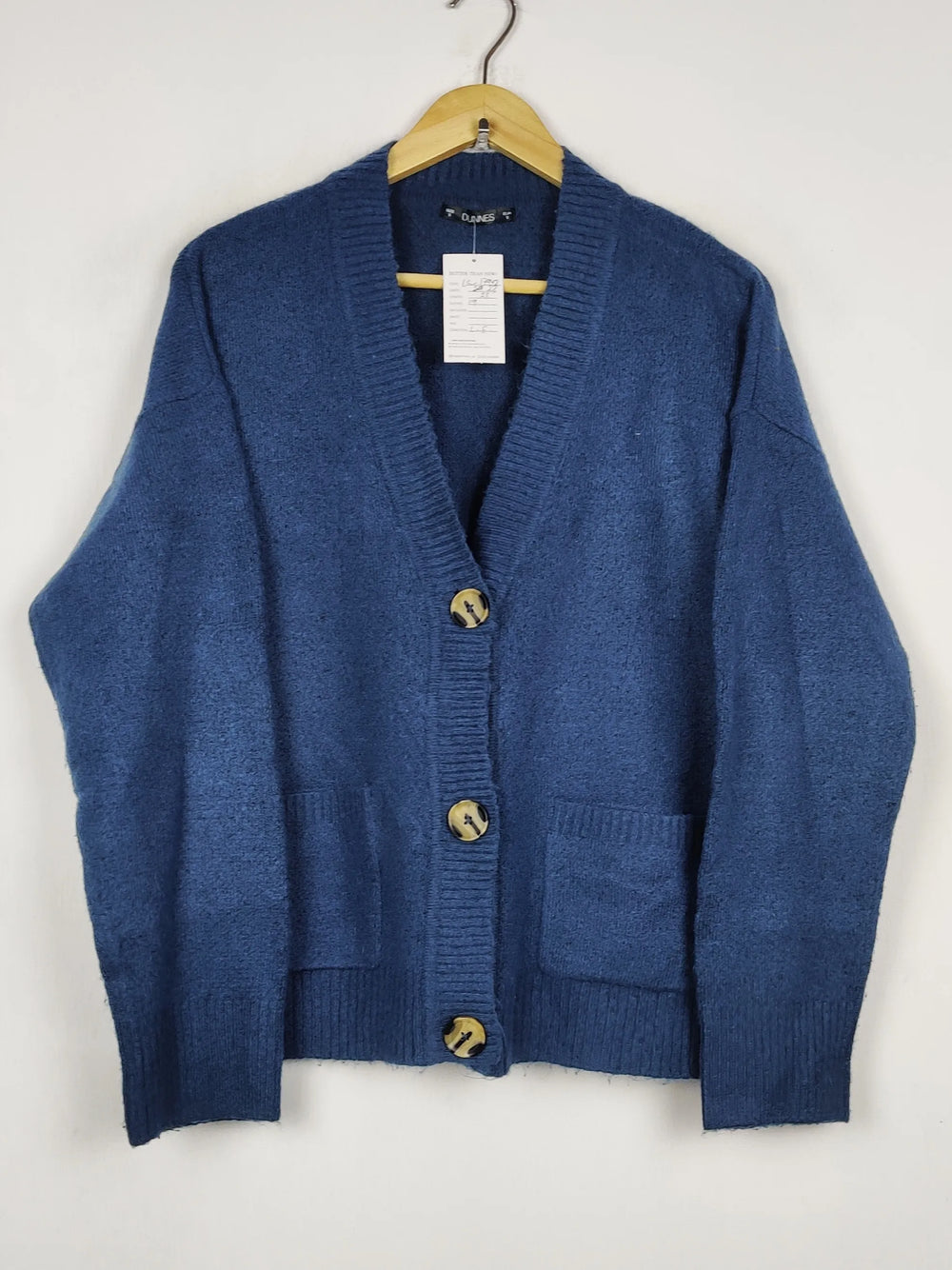 Buy online pre-used pre-loved 100% authentic & Original branded Dunnes Stores (LS-17942) available in Pakistan. Top international brands avilable.