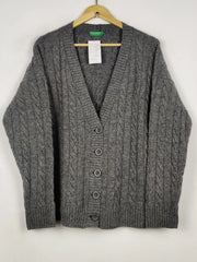 Buy online pre-used pre-loved 100% authentic & Original branded Benetton (LS-17952) available in Pakistan. Top international brands avilable.
