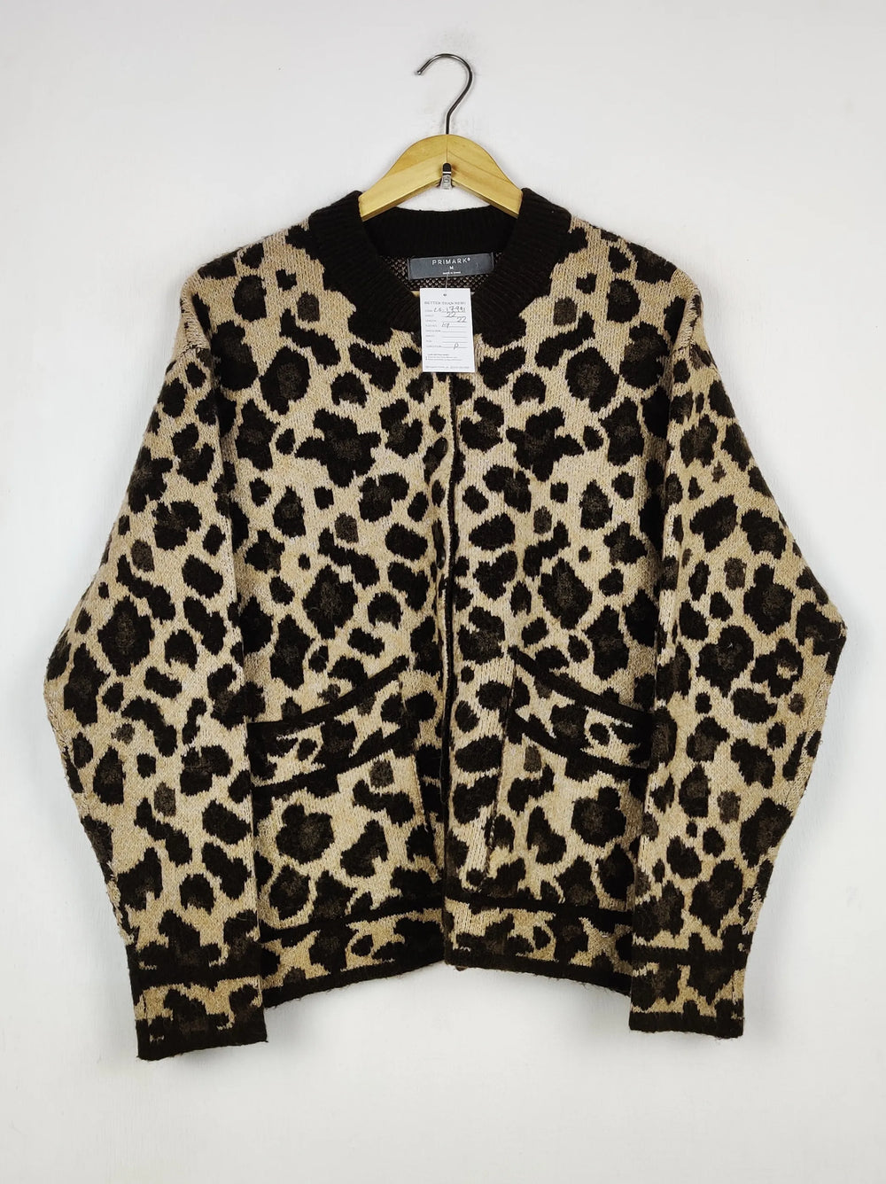 Buy online pre-used pre-loved 100% authentic & Original branded Primark (LS-17991) available in Pakistan. Top international brands avilable.