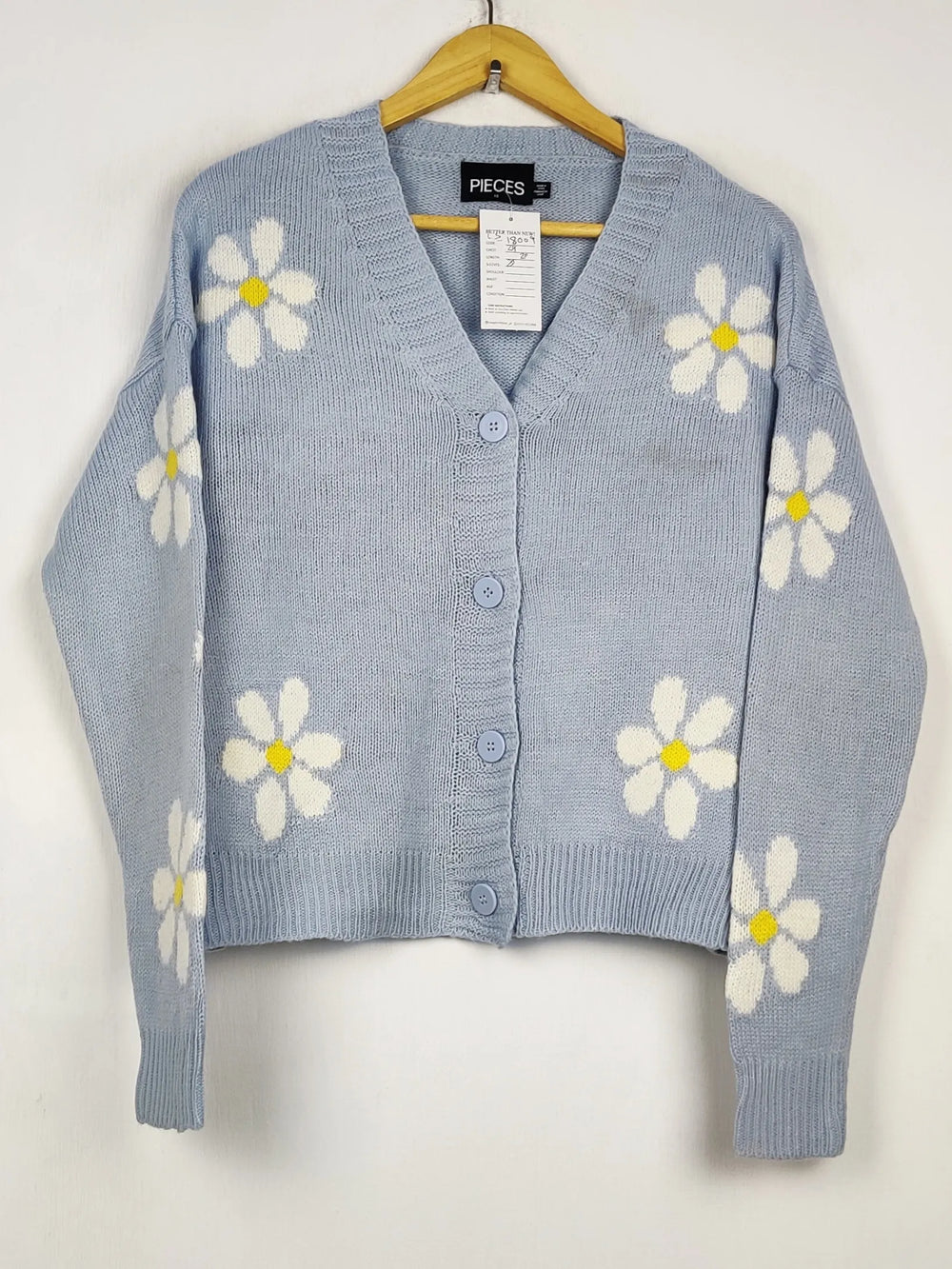 Buy online pre-used pre-loved 100% authentic & Original branded Pieces (LS-18009) available in Pakistan. Top international brands avilable.