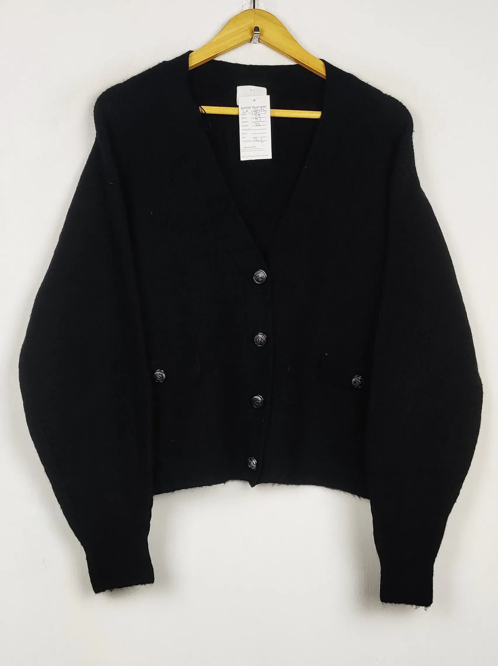 Buy online pre-used pre-loved 100% authentic & Original branded H&M (LS-18024) available in Pakistan. Top international brands avilable.