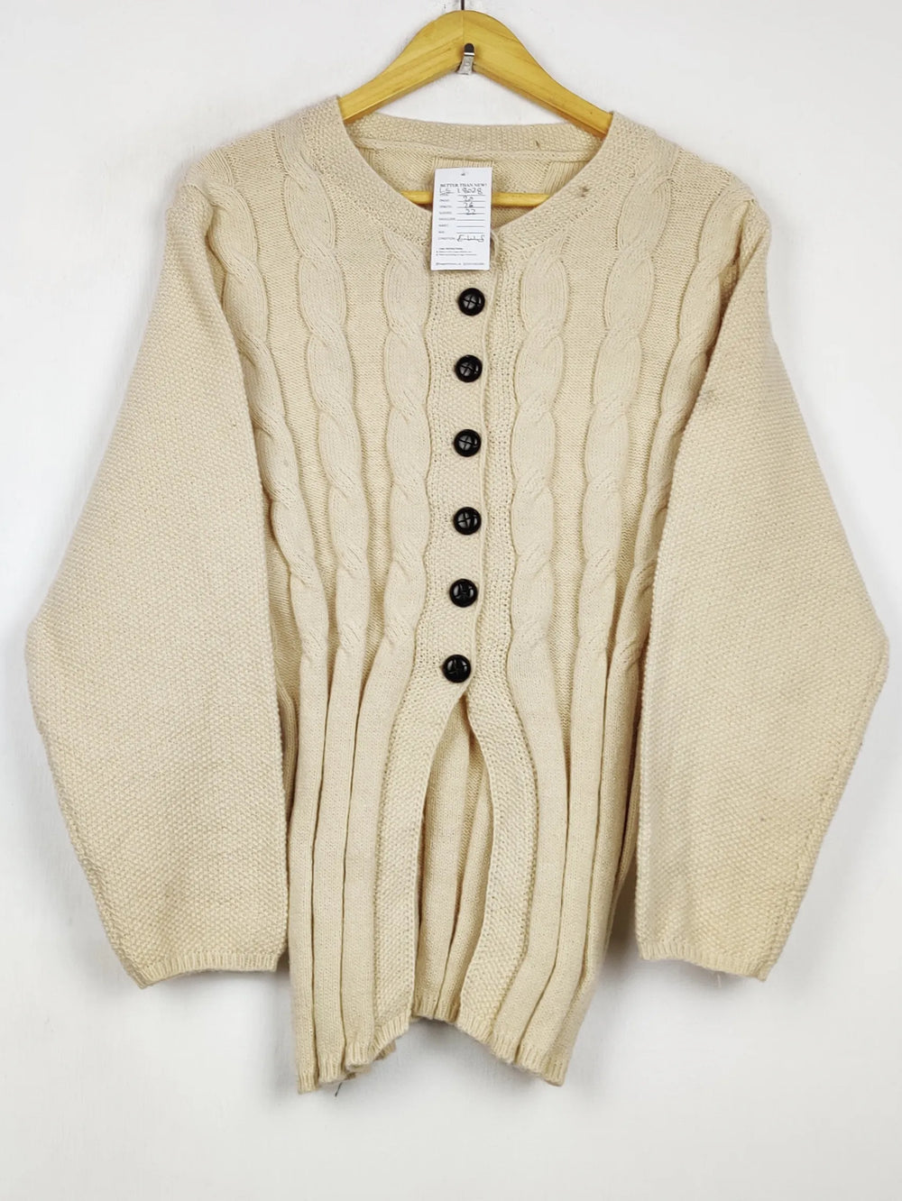 Buy online pre-used pre-loved 100% authentic & Original branded Unknown Brand (LS-18028) available in Pakistan. Top international brands avilable.