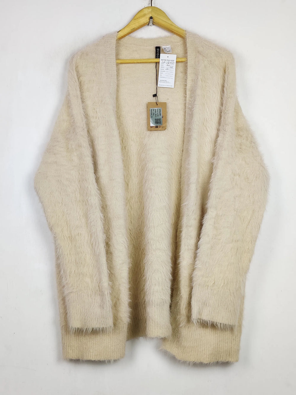 Buy online pre-used pre-loved 100% authentic & Original branded H&M (LS-18034) available in Pakistan. Top international brands avilable.
