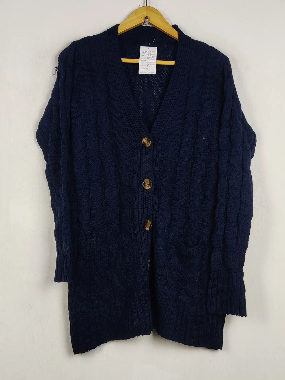 Buy online pre-used pre-loved 100% authentic & Original branded Unknown Brand (LS-18058) available in Pakistan. Top international brands avilable.