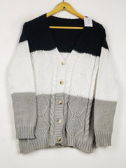 Buy online pre-used pre-loved 100% authentic & Original branded Unknown Brand (LS-18078) available in Pakistan. Top international brands avilable.