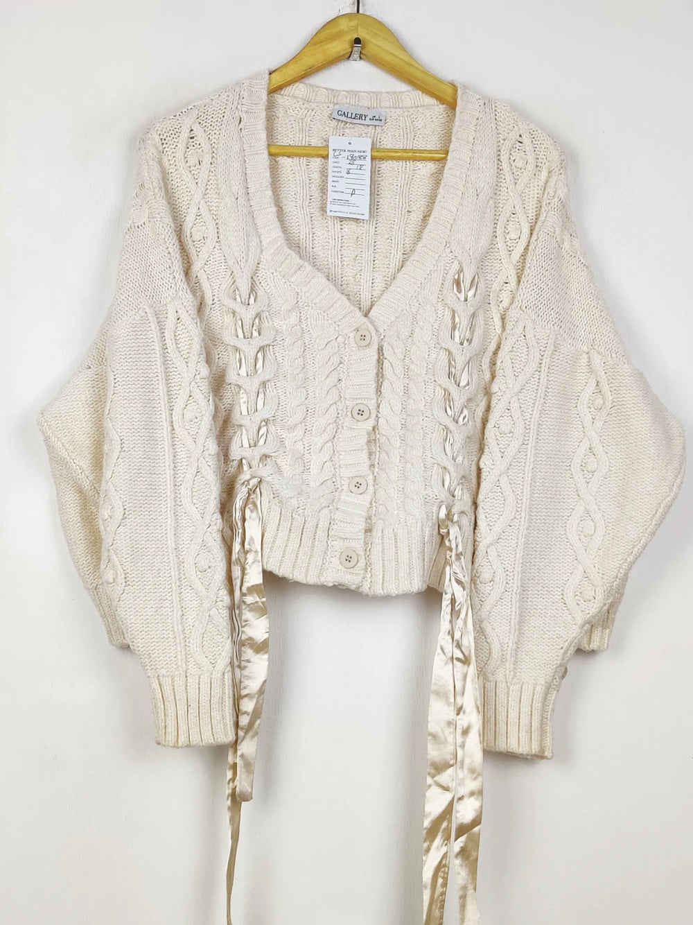 Buy online pre-used pre-loved 100% authentic & Original branded Gallery (LS-18088) available in Pakistan. Top international brands avilable.