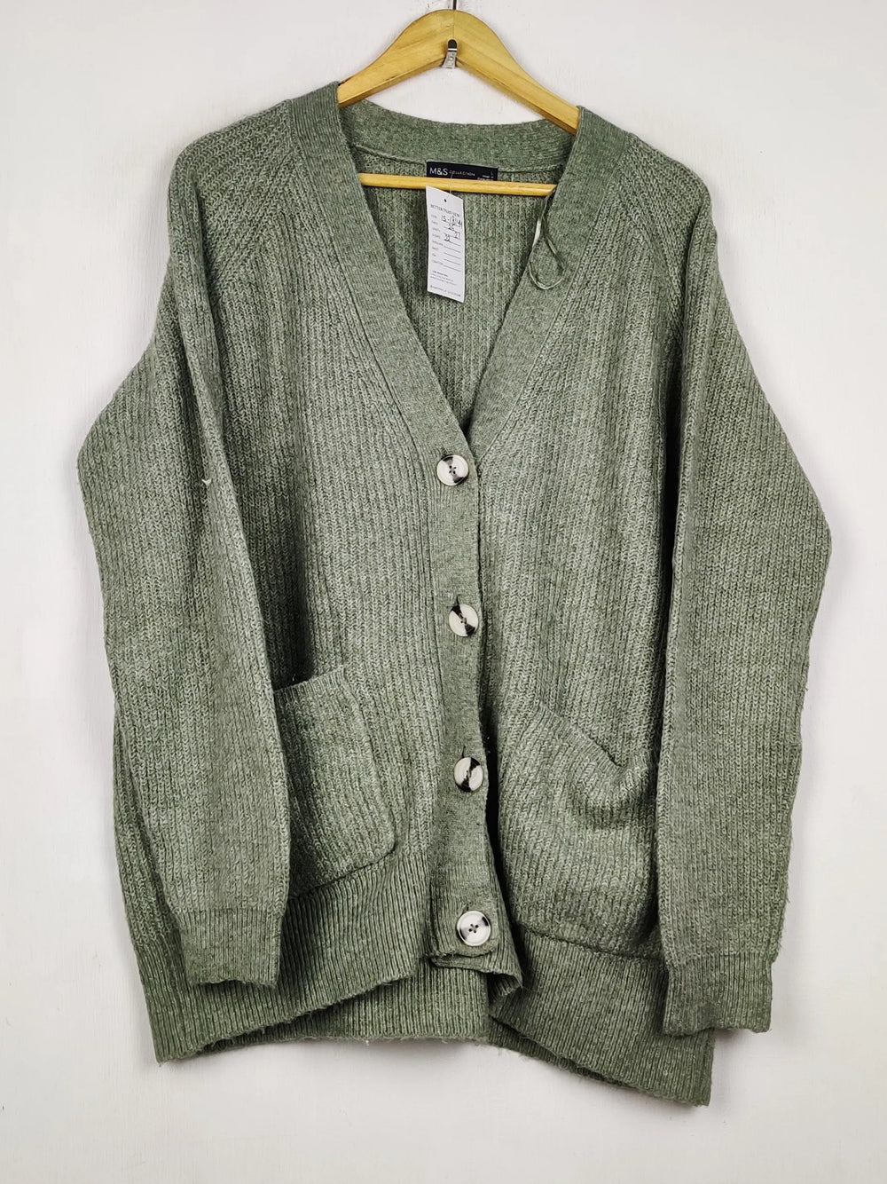 Buy online pre-used pre-loved 100% authentic & Original branded Marks & Spencer (LS-18144) available in Pakistan. Top international brands avilable.