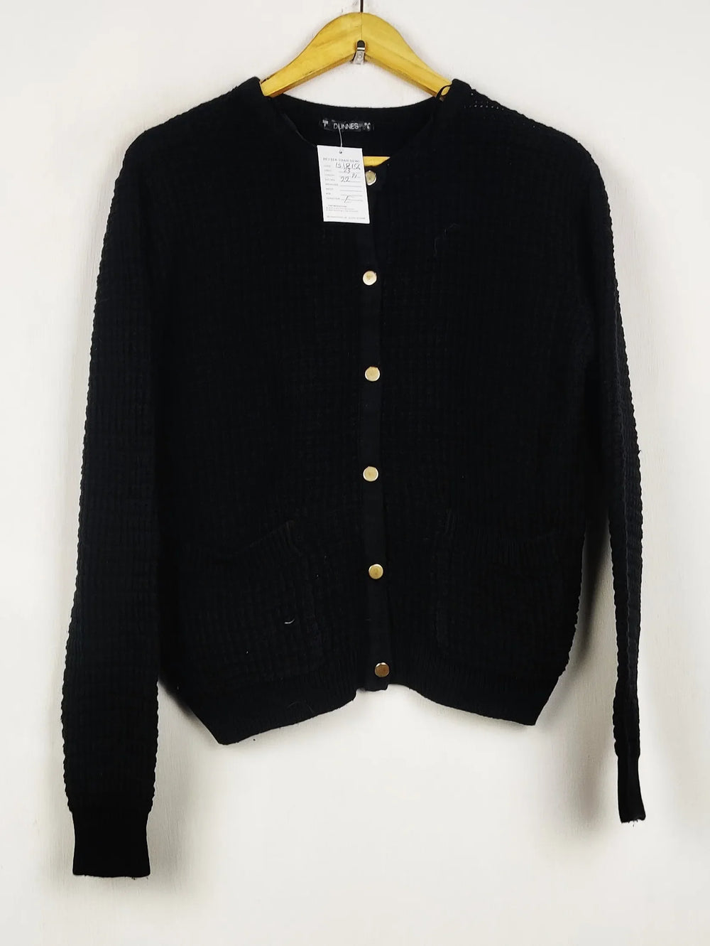 Buy online pre-used pre-loved 100% authentic & Original branded Dunnes Stores (LS-18156) available in Pakistan. Top international brands avilable.
