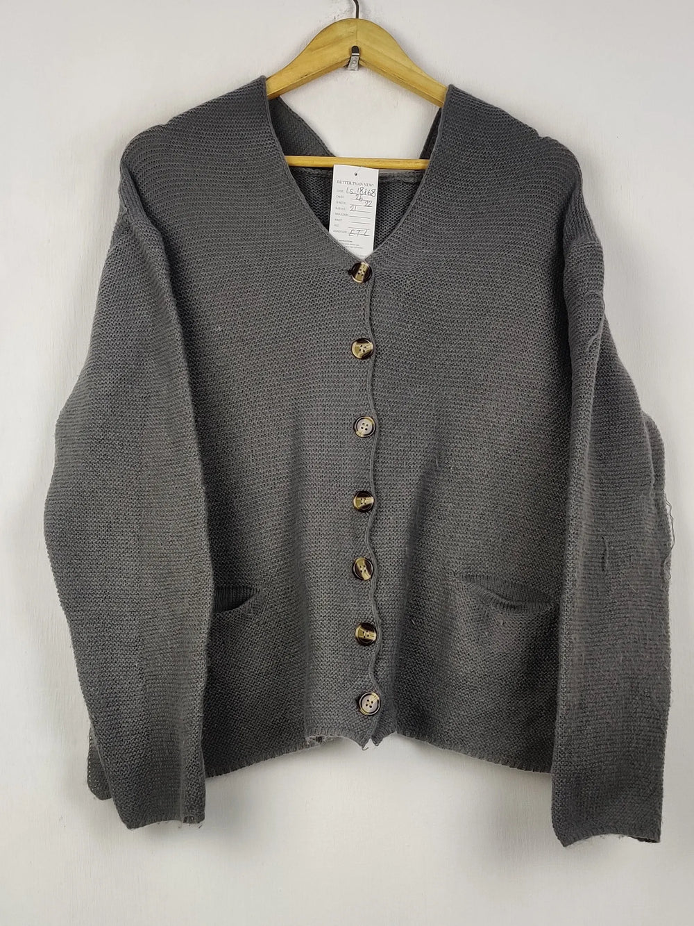 Buy online pre-used pre-loved 100% authentic & Original branded Unknown Brand (LS-18168) available in Pakistan. Top international brands avilable.
