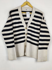 Buy online pre-used pre-loved 100% authentic & Original branded Zara (LS-18226) available in Pakistan. Top international brands avilable.